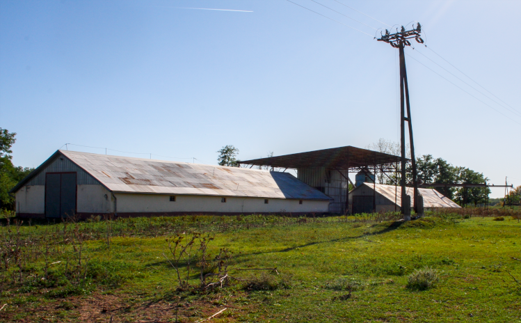 Faipari üzemek 378 m²
